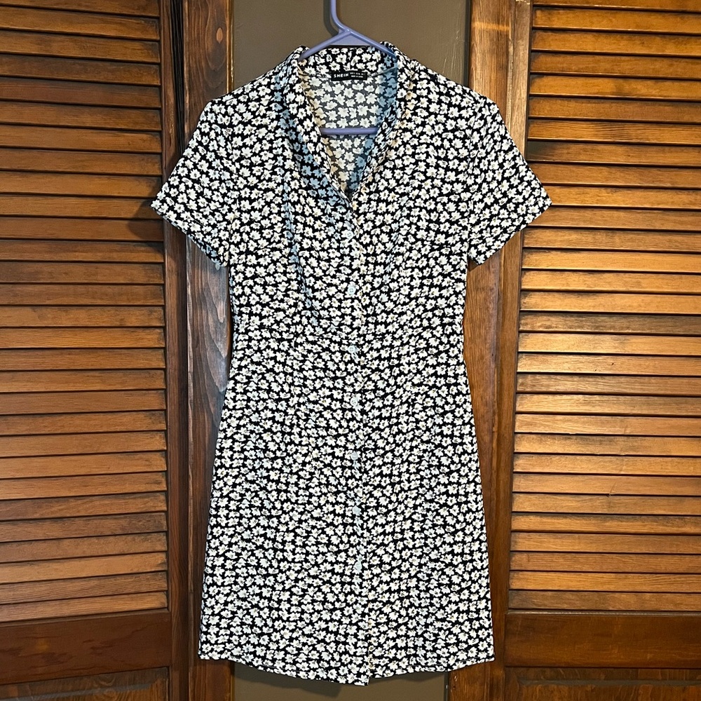 SHEIN Floral Daisy Vintage Style Button Up Dress